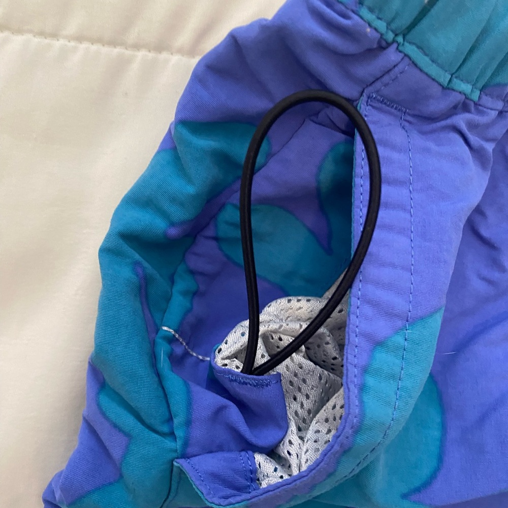 NWOT Patagonia Barely There Baggies - Picture 7 of 8